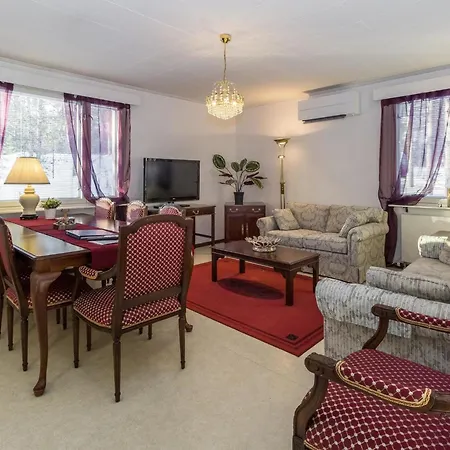 Kelloselkae A By Interhome