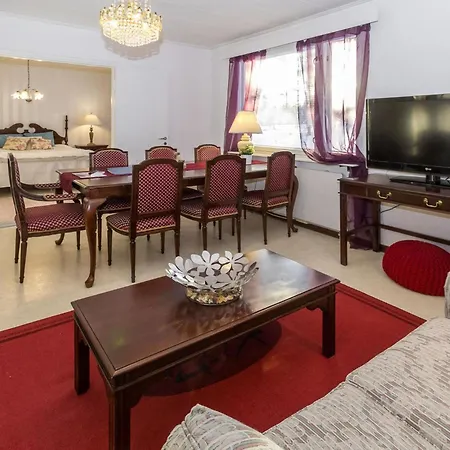 Kelloselkae A By Interhome Kelola